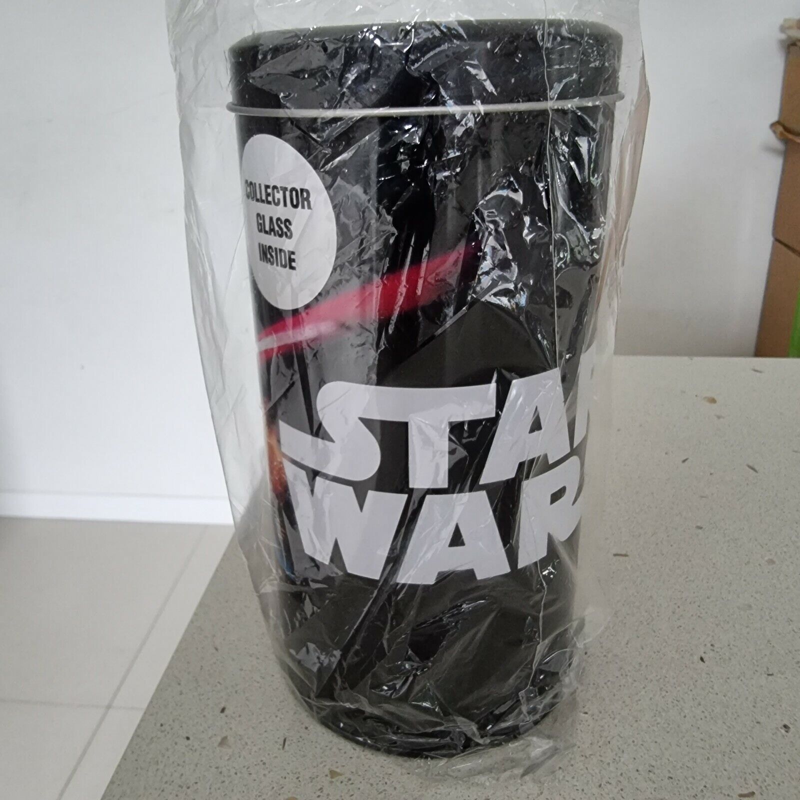 Star Wars Collector glass inside - (2015)  NEW