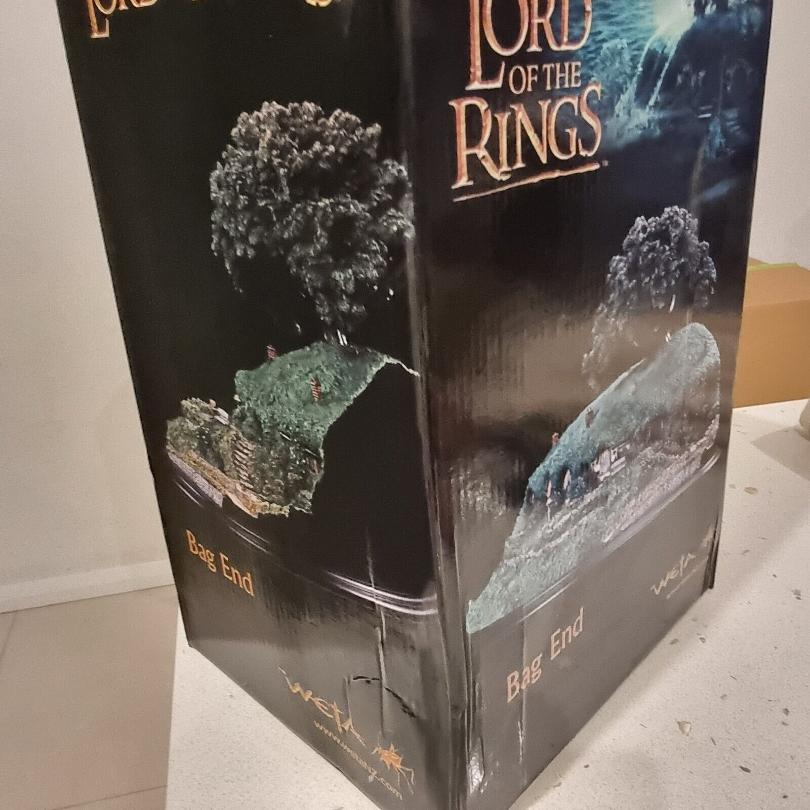  The lord of the rings environment bag end (Open Edition) - NEW - But Damage Box